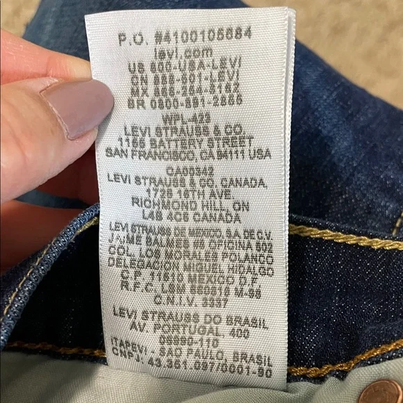 Levi's Junior’s Dark Blue Boyfriend Jeans - Picture 9 of 10